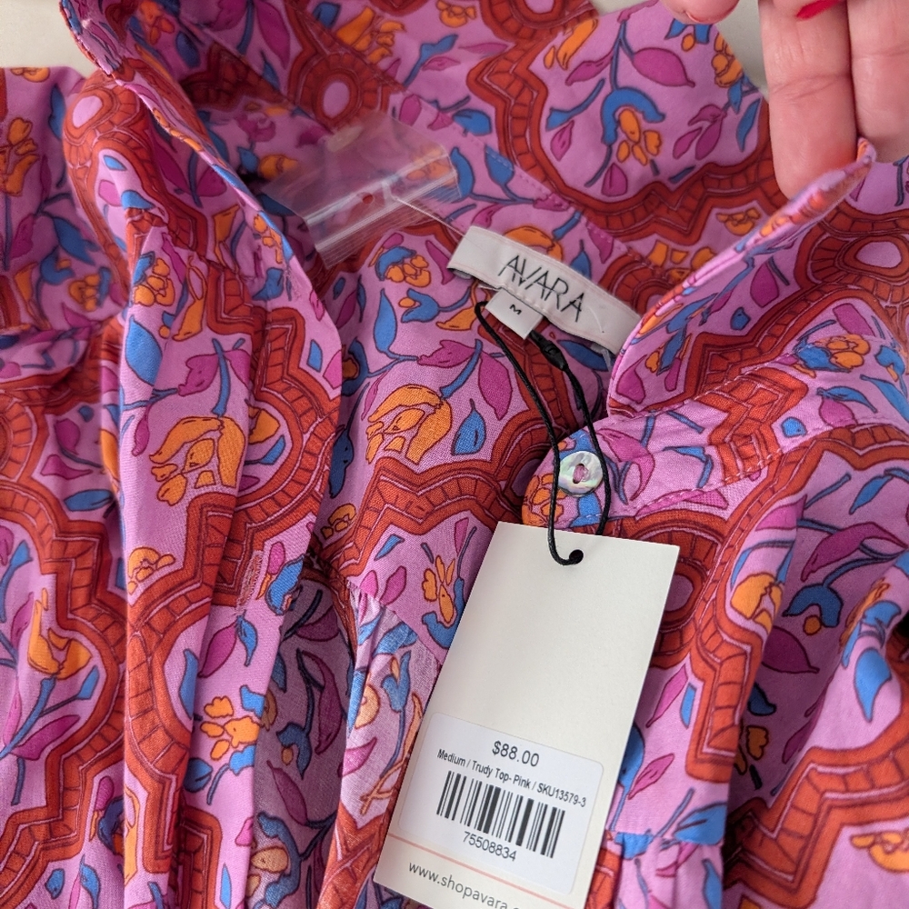 NWOT Avara Women’s Pink, Blue, Red Patterned Button-Down Blouse Shirt Sz M - Picture 8 of 10